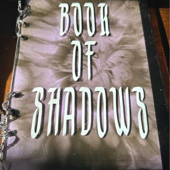 Handcrafted resin Book of Shadows with paper inside- perfect gift - Picture 8 of 9